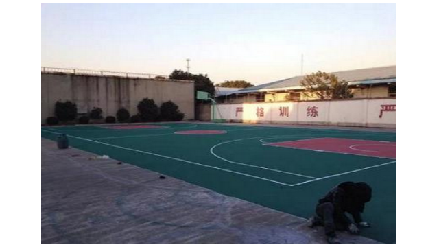 宜邦麗教你幾點(diǎn)輕松辨別硅PU球場和PU球場材料的不同之處